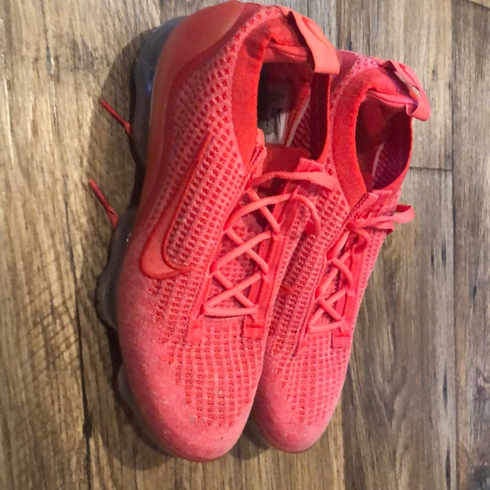 Women’s Nike sneakers